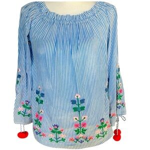 America and Beyond ladies blouse NWOT 100% cotton. Crochet flowers Pom Pom’s Med